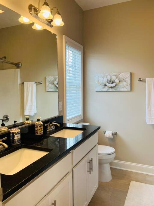Luxury 4 Bedroom Home And Private Deck By Mcg 6 오거스타 외부 사진