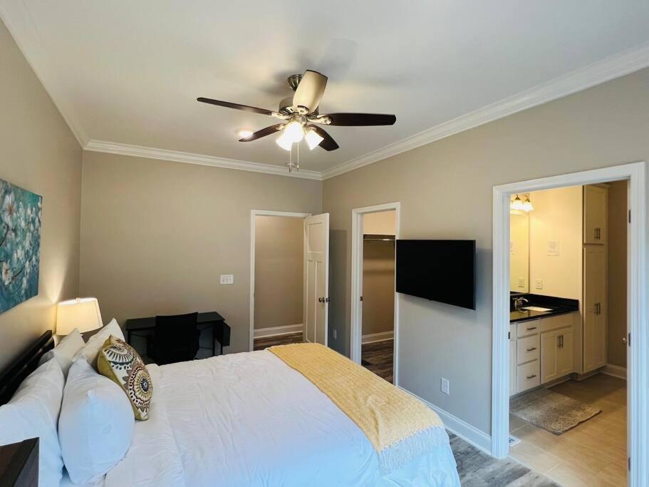 Luxury 4 Bedroom Home And Private Deck By Mcg 6 오거스타 외부 사진
