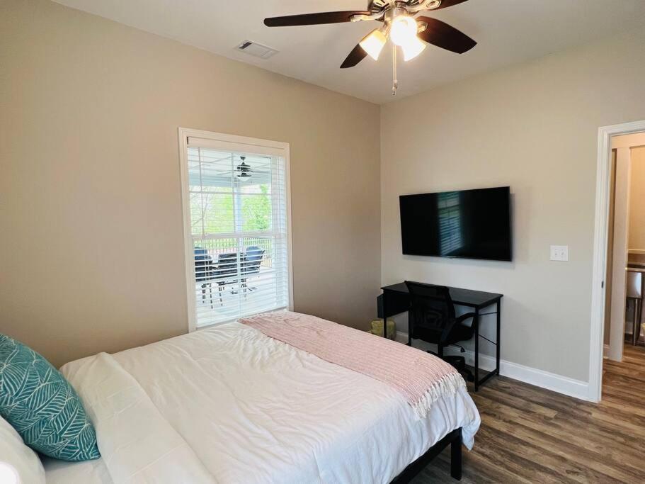 Luxury 4 Bedroom Home And Private Deck By Mcg 6 오거스타 외부 사진